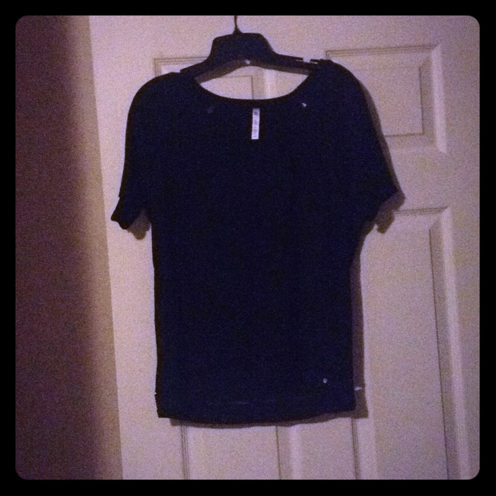 Athletic tee